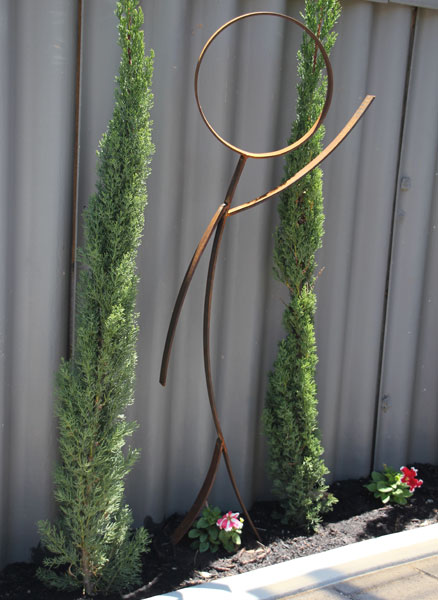 howdy-axis-sculptures